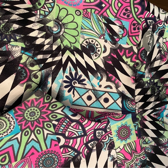 Kast. Athleisure Capri Leggings. Multi color. Small. - Picture 2 of 5